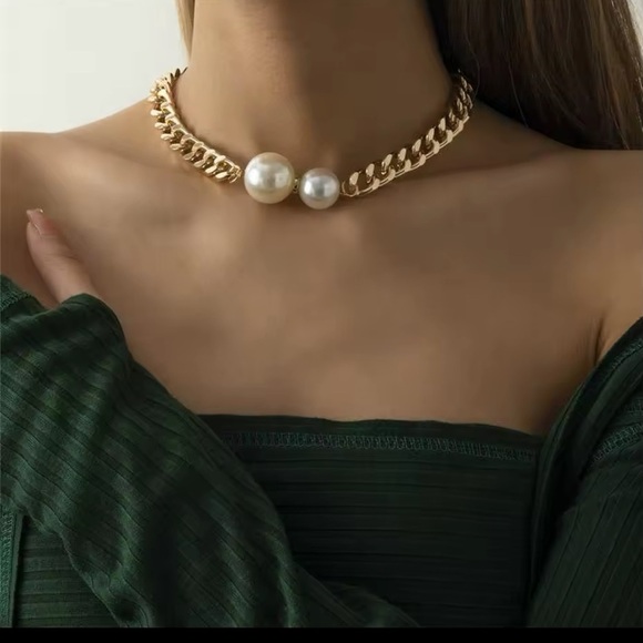 Anthropologie Ginevra Pearl Gold Chain Statement Necklace - Picture 11 of 14